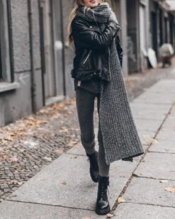 The Dark Ribbed Leggings 11 The Dark Ribbed Leggings -Modern Ladies Wear Store IMG 3856 6422f35d 7049 4717 ae5c 92c90bf9cb98