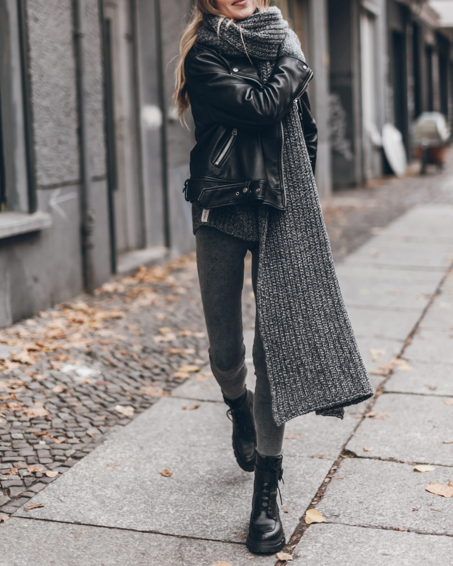 The Dark Ribbed Leggings 5 The Dark Ribbed Leggings - Image 3