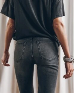 The Grey Skinny Jeans 13 The Grey Skinny Jeans -Modern Ladies Wear Store IMG 5578