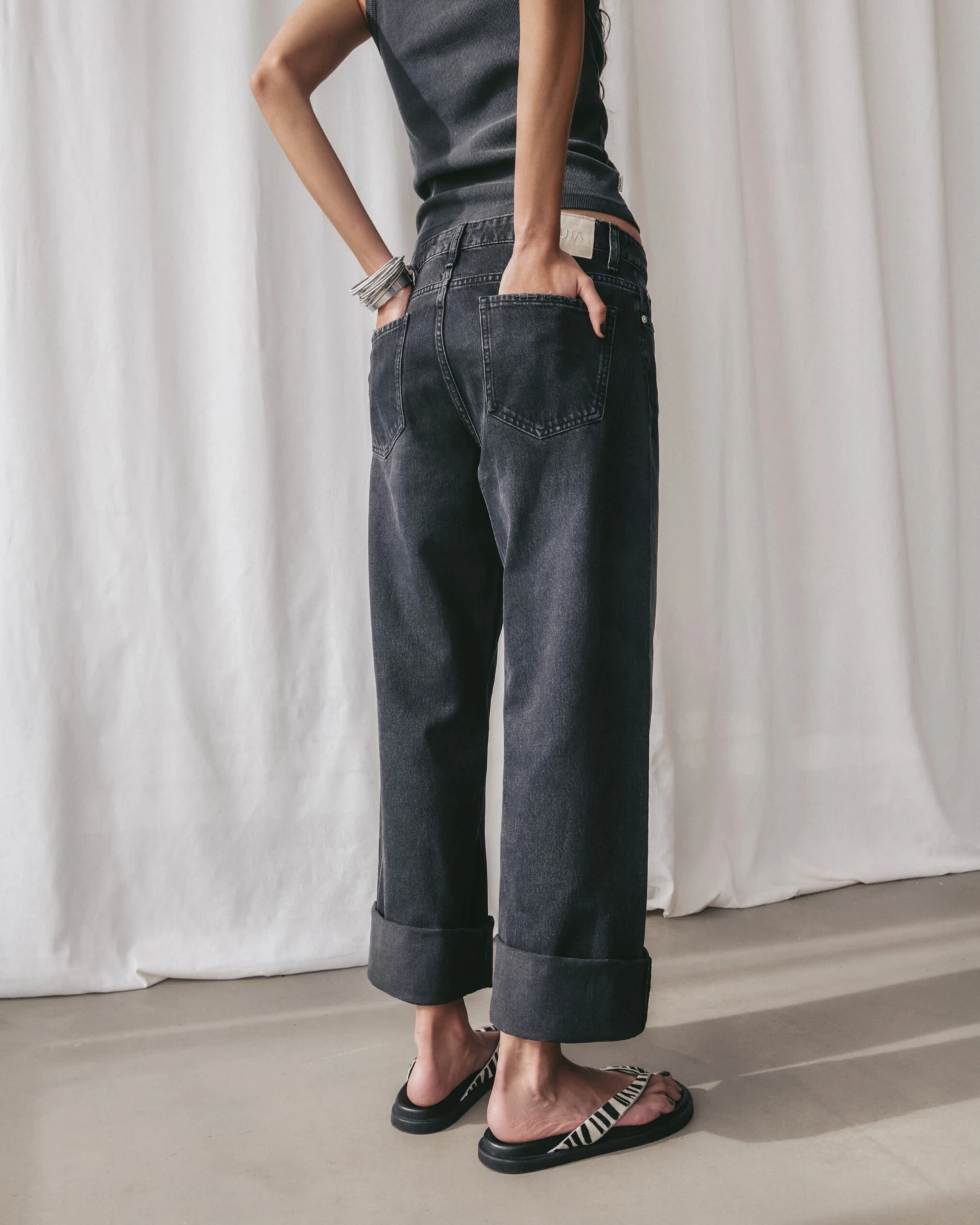 The Black Baggy Jeans 8 The Black Baggy Jeans - Image 6