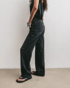 The Black Loose Jeans 9 The Black Loose Jeans -Modern Ladies Wear Store mikuta dark base tank top black loose jeans aya f SS25 3942