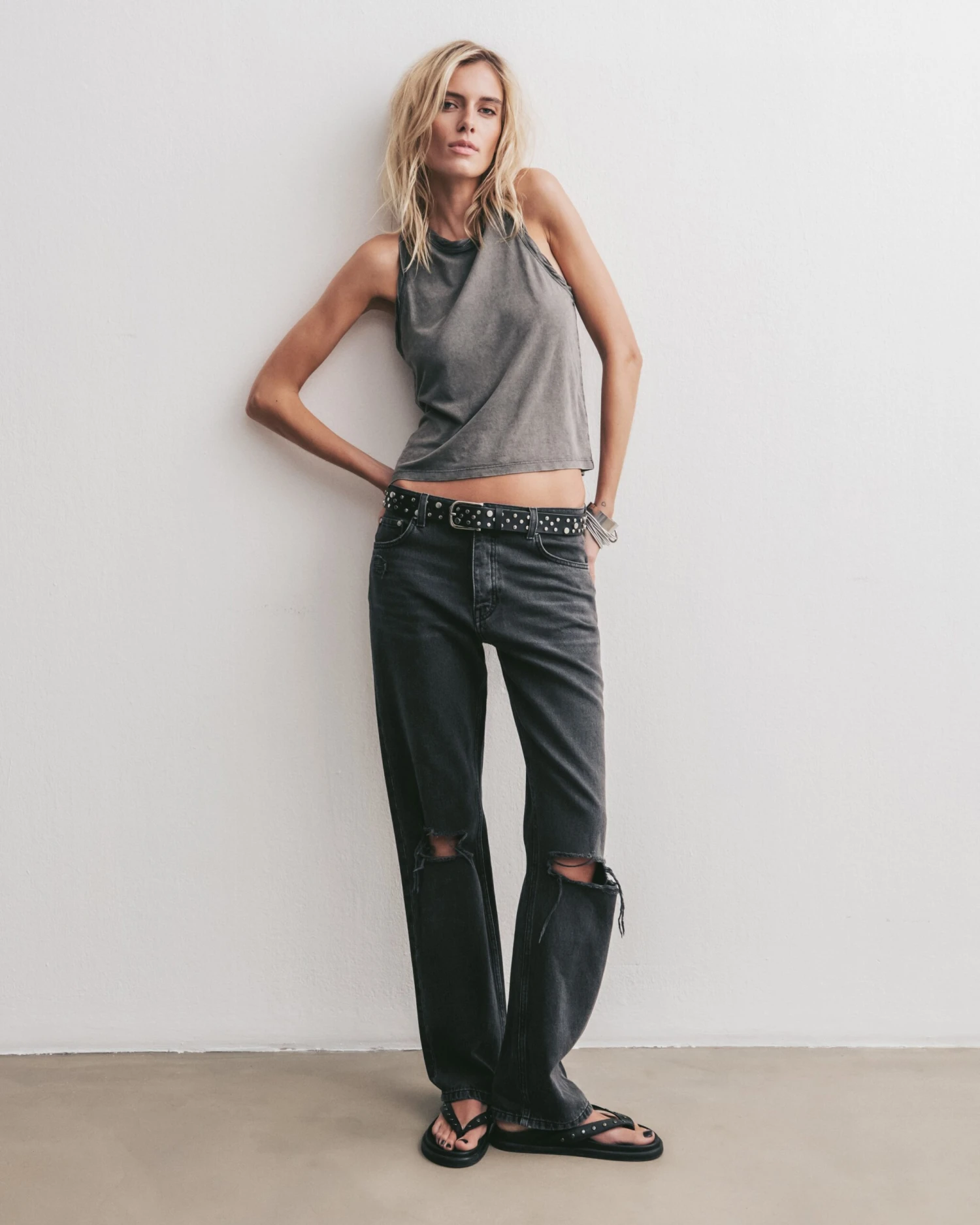 The Black Ripped Relaxed Jeans 3 The Black Ripped Relaxed Jeans