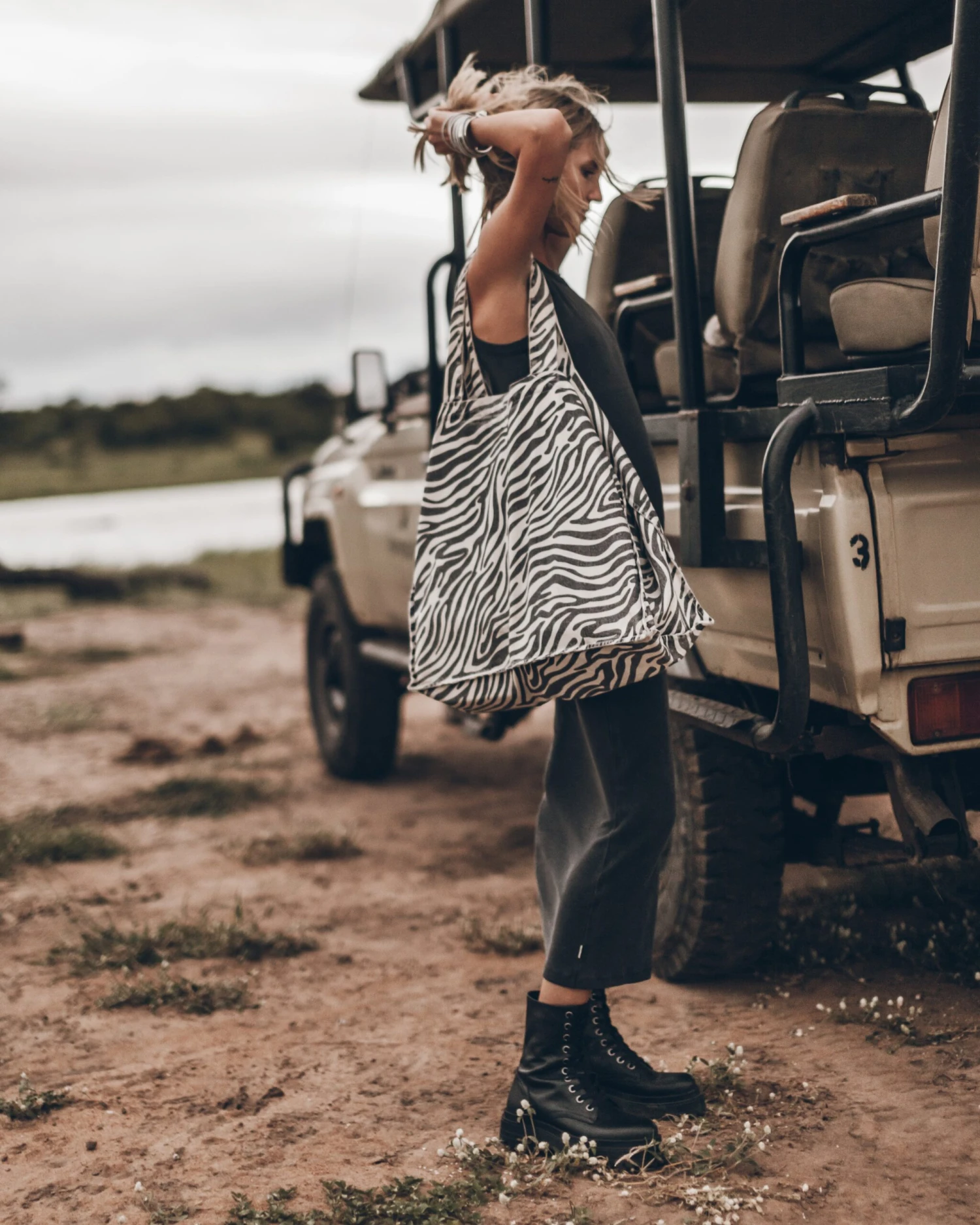 The Zebra Large Canvas Bag 3 The Zebra Large Canvas Bag