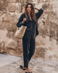 The Dark Loose Lyocell Shirt 14 The Dark Loose Lyocell Shirt -Modern Ladies Wear Store mikuta dark loose lyocell shirt dark chill pants black studded leather sandals model aina 2976