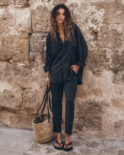 The Dark Loose Lyocell Shirt 15 The Dark Loose Lyocell Shirt -Modern Ladies Wear Store mikuta dark loose lyocell shirt dark chill pants black studded leather sandals model aina 3041