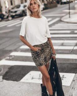 The Off White Dry Cotton Vintage T-Shirt 9 The Off White Dry Cotton Vintage T-Shirt -Modern Ladies Wear Store mikuta leo denim skirt off white dry cotton vintage t shirt black buckle boots leather jacket model marie 1318 dc97ff0a d02c 4d11 bd0d d5f08c394dda