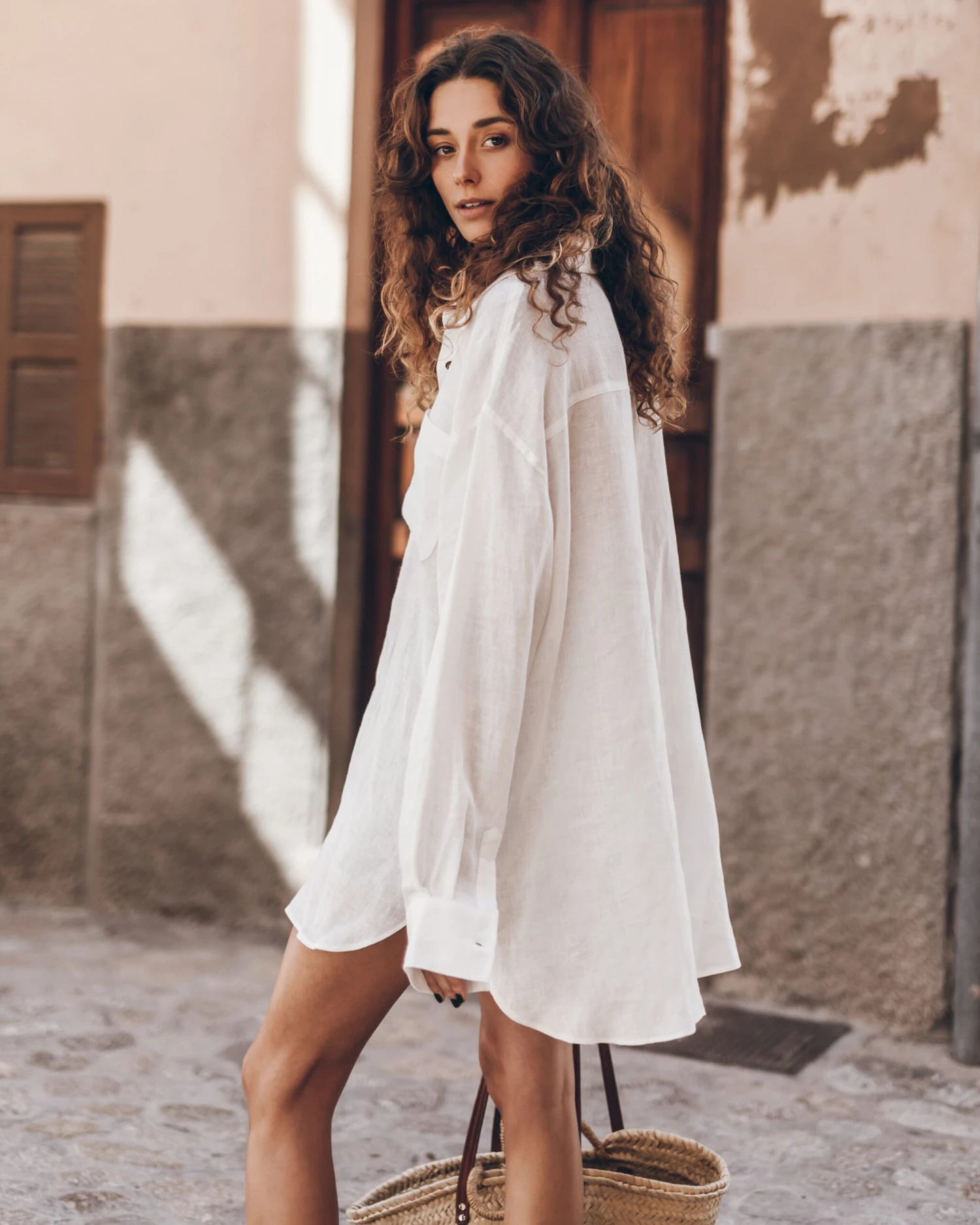 The White Linen Shirt 8 The White Linen Shirt - Image 6