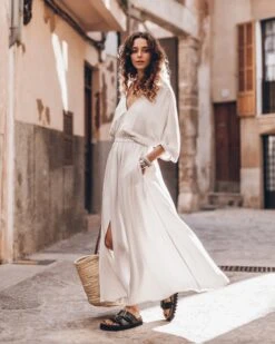 The Light Long Chill Dress 18 The Light Long Chill Dress -Modern Ladies Wear Store mikuta light long flowy dress model aina 6921