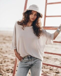 The Light Loose Lyocell T-Shirt 9 The Light Loose Lyocell T-Shirt -Modern Ladies Wear Store mikuta light loose lyocell t shirt blue ripped relaxed jeans light bucket hat model aina 8562 5b6bebb6 b471 450e 8262 b809b74adf84