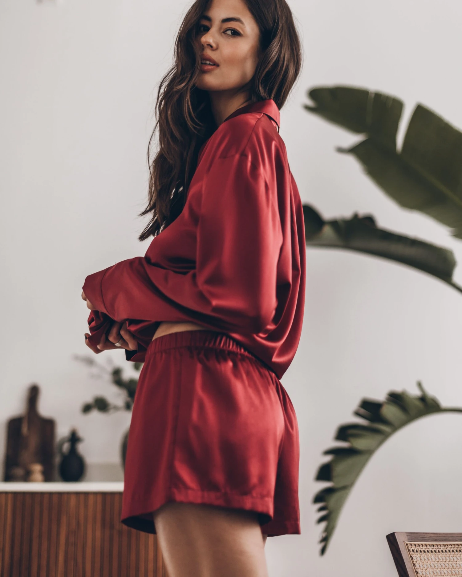 The Red Silk Shirt 8 The Red Silk Shirt - Image 6