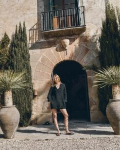 The Black Linen Shirt 11 The Black Linen Shirt -Modern Ladies Wear Store mikuta the black linen shirt the black linen shorts lena w SS25 04