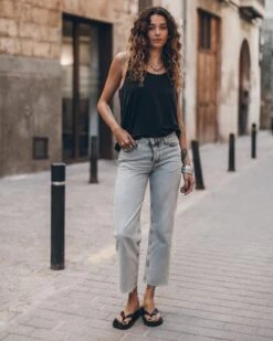 The Dark Low Back Base Tank Top 10 The Dark Low Back Base Tank Top -Modern Ladies Wear Store mikuta the blue cropped straight jeans the dark low back base tank top the black studded leather sandals aina b SS25 8922 2835d2e5 fef5 46ef a4ad 3874a053f012