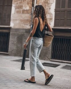 The Blue Cropped Straight Jeans