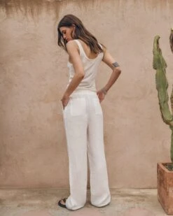 The White Regular Tank Top 12 The White Regular Tank Top -Modern Ladies Wear Store mikuta the white regular tank top the white loose linen pants myriam t SS25 04 4 1