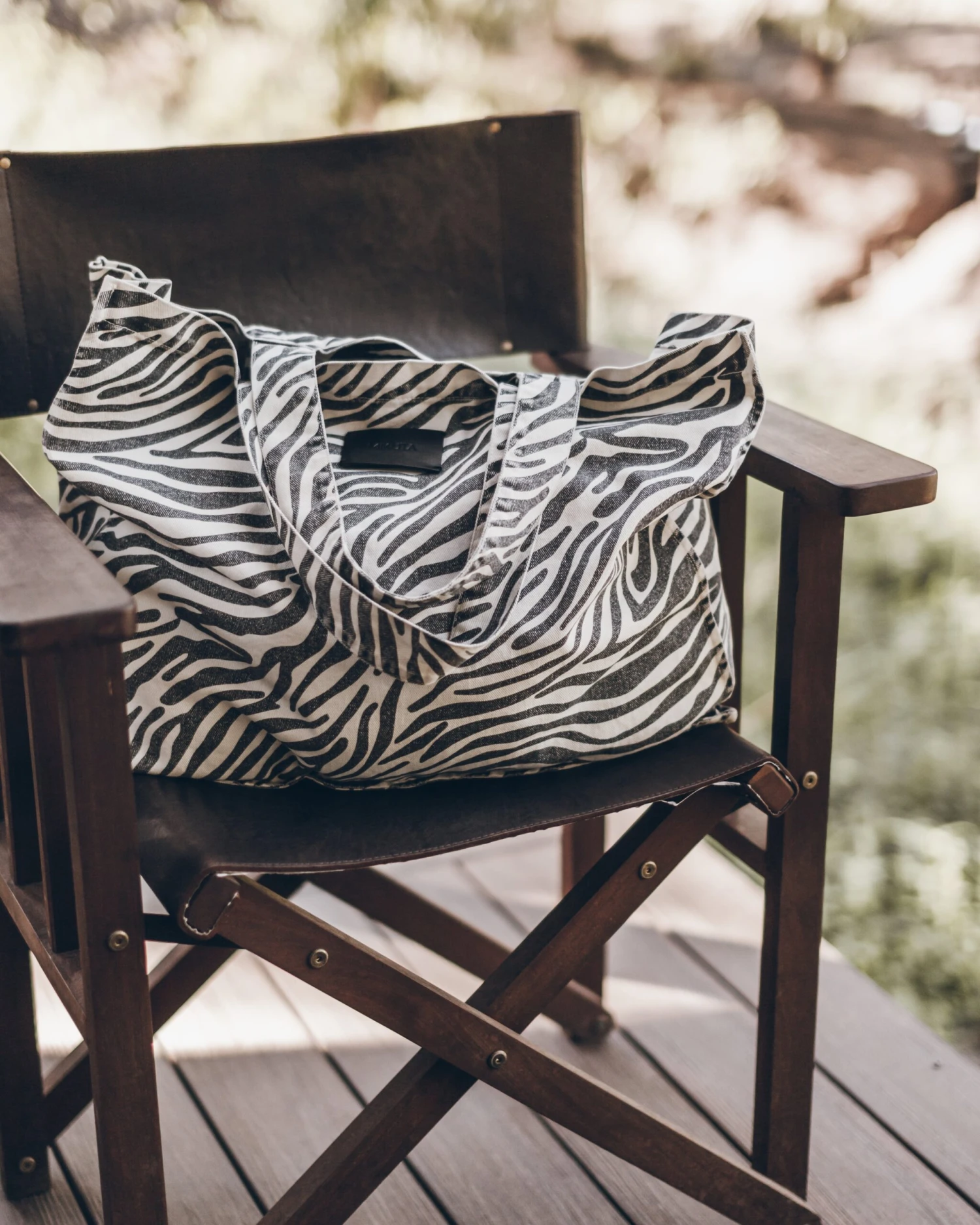 The Zebra Large Canvas Bag 4 The Zebra Large Canvas Bag - Image 2