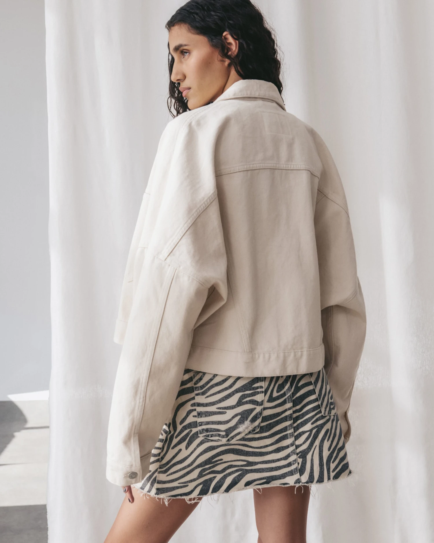 The White Cropped Denim Jacket 8 The White Cropped Denim Jacket - Image 6