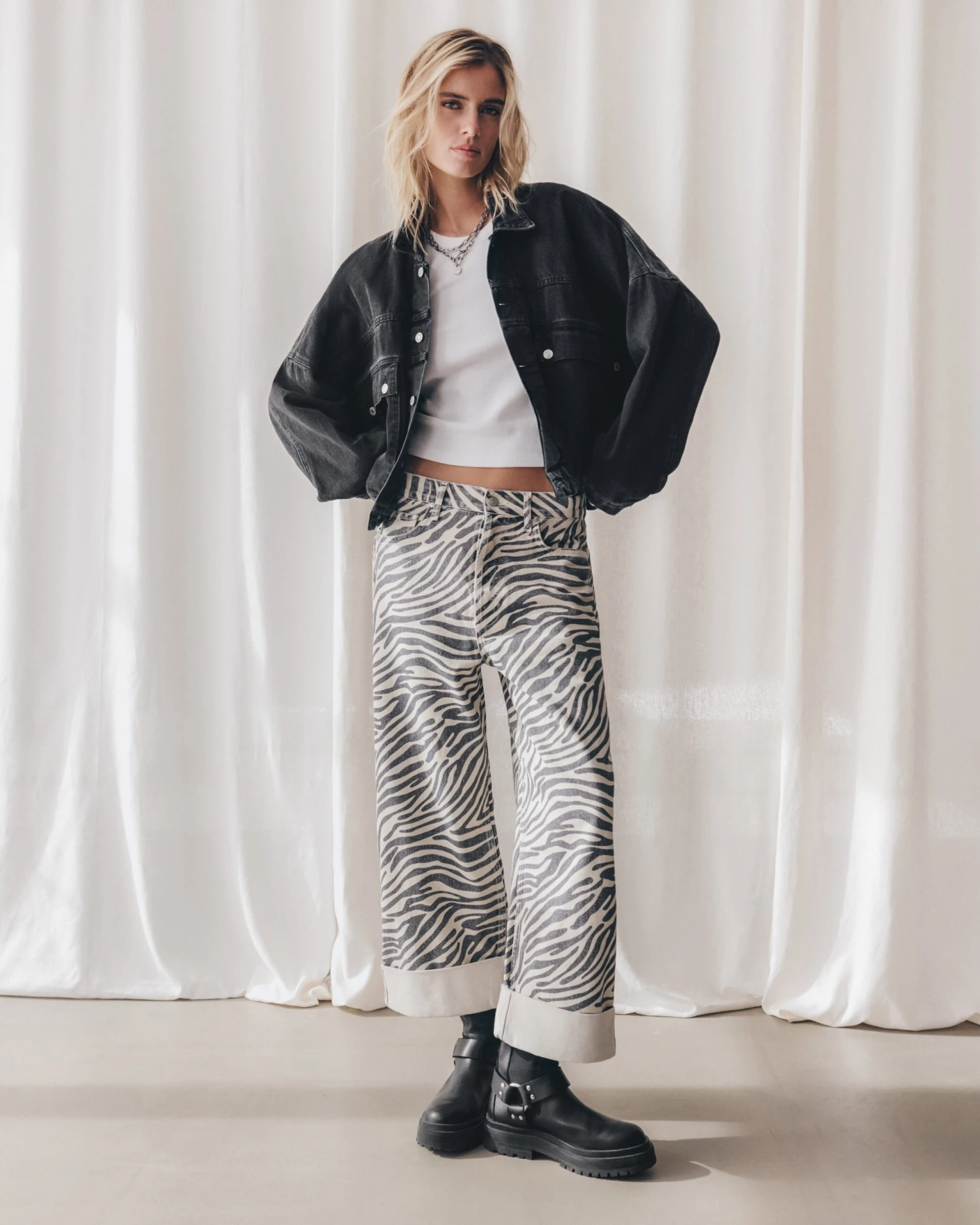 The Zebra Baggy Jeans 5 The Zebra Baggy Jeans - Image 3